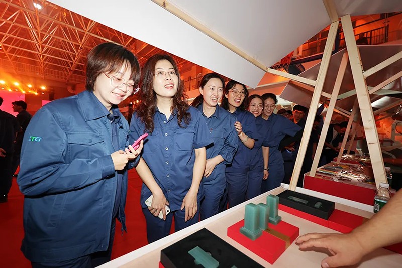 yan14.webp.jpg yan14.webp.jpg